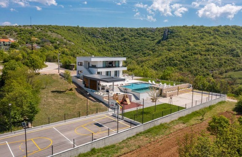 Citluk Villa | 480 m² Villa ∙ 6 bedrooms ∙ 12 guests