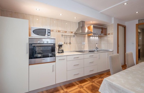 Crikvenica House | 5 bedroom stunning home in Crikvenica