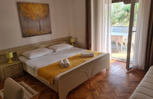 Pag Apartment | 50 m² Apartment ∙ 2 bedrooms ∙ 4 guests