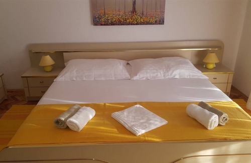 Pag Apartment | 50 m² Apartment ∙ 2 bedrooms ∙ 4 guests