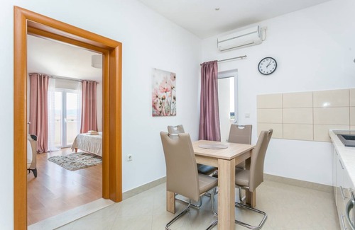 Kastel Novi Apartment | 50 m² Apartment ∙ 2 bedrooms ∙ 5 guests