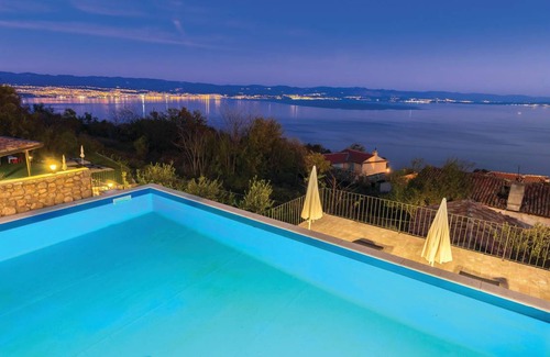 Obrs House | 500 m² House ∙ 5 bedrooms ∙ 12 guests
