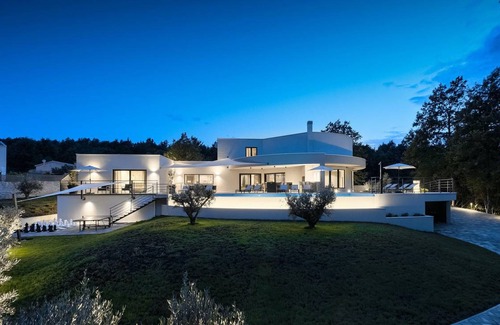 Boljevici House | 526 m² House ∙ 7 bedrooms ∙ 14 guests