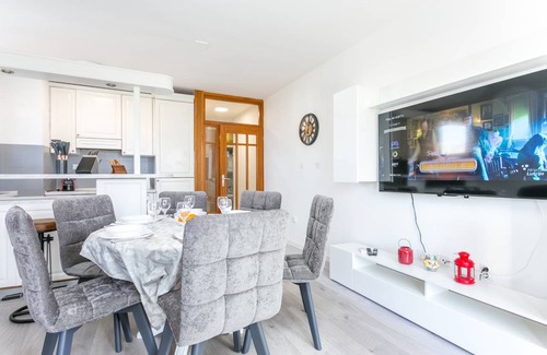 Vranjic Apartment | 53 m² Apartment ∙ 2 bedrooms ∙ 5 guests