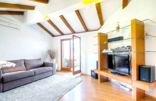 Stari Grad Apartment | 53 m² Apartment ∙ 2 bedrooms ∙ 4 guests