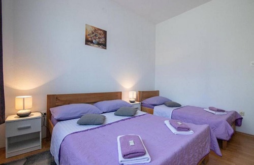 Rakovica House | 60 m² House ∙ 2 bedrooms ∙ 5 guests