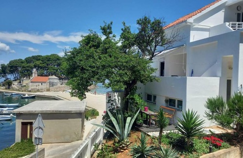 Savar House | 60 m² House ∙ 2 bedrooms ∙ 5 guests