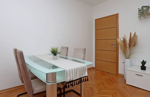Pag Apartment | 63 m² Apartment ∙ 2 bedrooms ∙ 5 guests