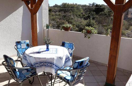 Drvenik Mali Apartment | 65 m² Apartment ∙ 3 bedrooms ∙ 6 guests