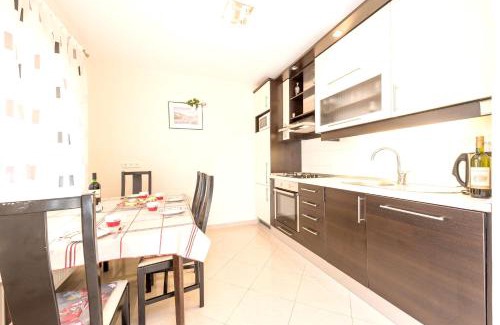 Privlaka House | 7 bedrooms house with private pool enclosed garden and wifi at Sabunike