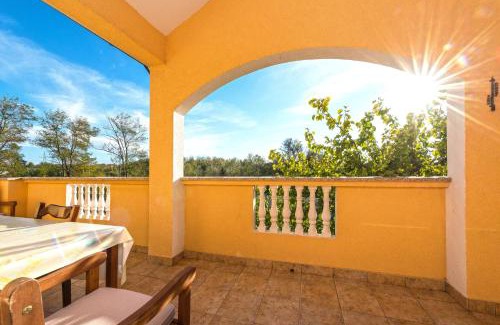 Privlaka House | 7 bedrooms house with private pool enclosed garden and wifi at Sabunike