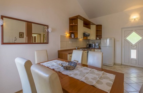 Jadranovo Apartment | 75 m² Apartment ∙ 3 bedrooms ∙ 6 guests