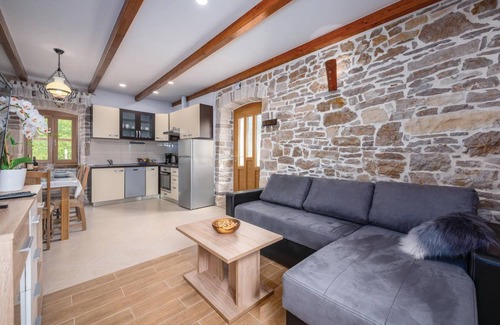 Zminj House | 75 m² House ∙ 2 bedrooms ∙ 6 guests