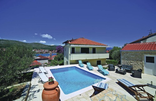 Trogir Apartment | 76 m² Apartment ∙ 3 bedrooms ∙ 5 guests