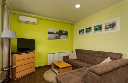 Karlovac Apartment | 79 m² Apartment ∙ 2 bedrooms ∙ 6 guests