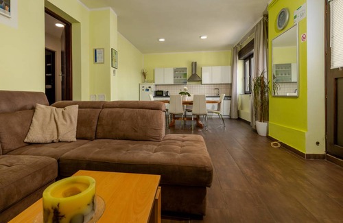 Karlovac Apartment | 79 m² Apartment ∙ 2 bedrooms ∙ 6 guests