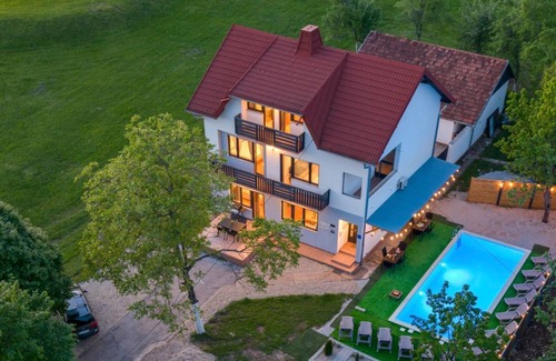 Dreznik Grad Apartment | 80 m² Apartment ∙ 2 bedrooms ∙ 6 guests