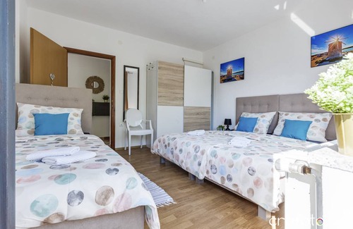 Dreznik Grad Apartment | 80 m² Apartment ∙ 2 bedrooms ∙ 6 guests