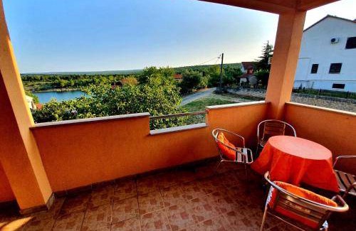 Obrovac Apartment | 80 m² Apartment ∙ 2 bedrooms ∙ 7 guests