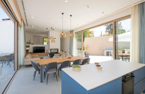 Zmijavci Villa | 800 m² Villa ∙ 10 bedrooms ∙ 20 guests