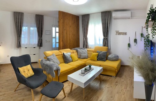 Kastel Novi House | 85 m² House ∙ 2 bedrooms ∙ 4 guests