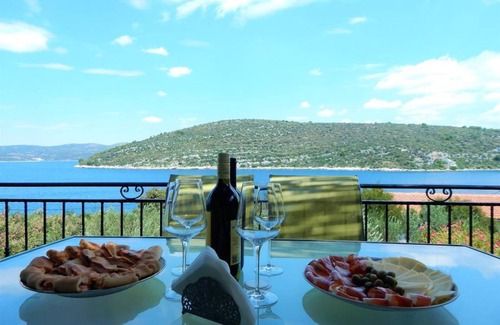 Veliki Drvenik House | 85 m² House ∙ 2 bedrooms ∙ 6 guests