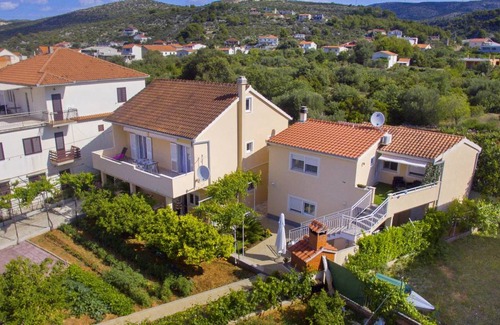 Poljica Apartment | 86 m² Apartment ∙ 3 bedrooms ∙ 7 guests
