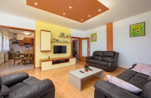 Topid House | 87 m² Maisonette ∙ 2 bedrooms ∙ 5 guests