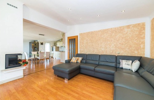 Seget Vranjica Apartment | 90 m² Apartment ∙ 2 bedrooms ∙ 4 guests