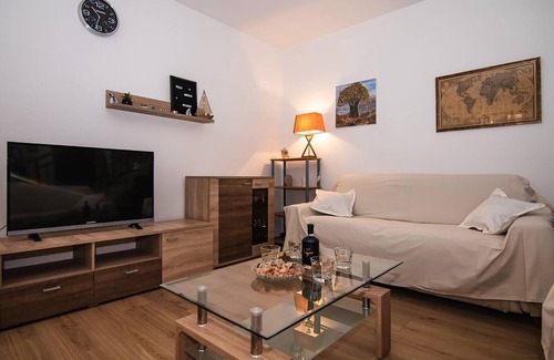 Dol House | 90 m² House ∙ 2 bedrooms ∙ 6 guests