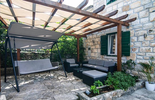 Dol House | 90 m² House ∙ 2 bedrooms ∙ 6 guests