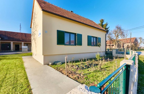 Ivanska House | 90 m² House ∙ 3 bedrooms ∙ 7 guests