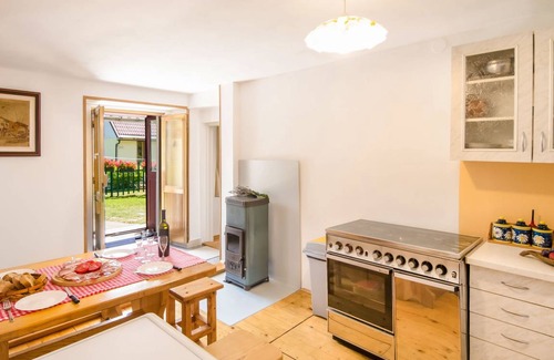 Lic House | 90 m² House ∙ 4 bedrooms ∙ 4 guests