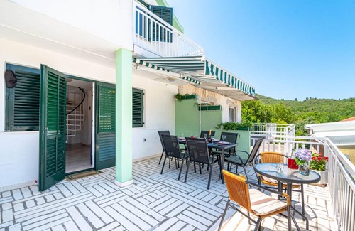Hodilje House | 91 m² House ∙ 3 bedrooms ∙ 6 guests