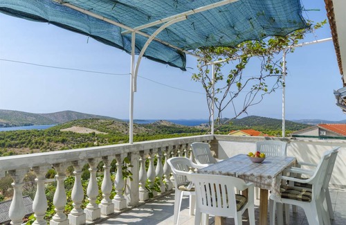 Grebastica Apartment | 95 m² Apartment ∙ 3 bedrooms ∙ 6 guests