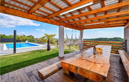 Vinica House | Amazing Home In Vinica Breg With Wifi