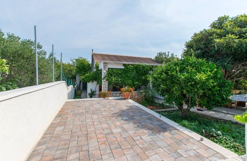 Murter Apartment | Apartment ∙ 2 bedrooms ∙ 5 guests
