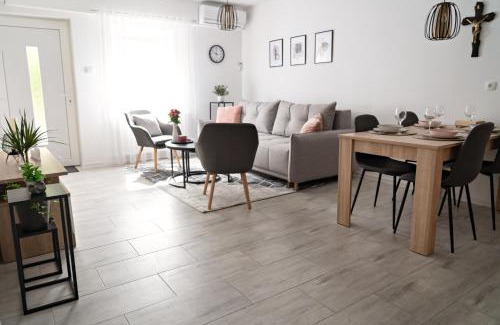 Knin Apartment | Apartment ANGIE