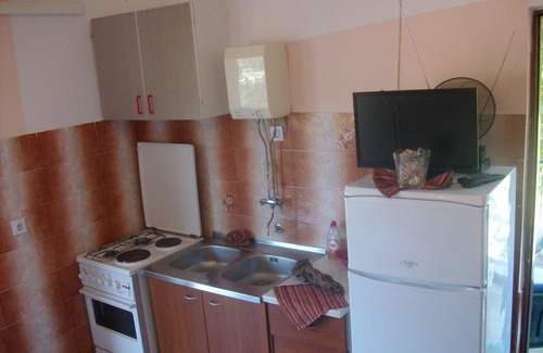 Stomorska Apartment | Apartment Bob - 10m from the sea A2-Lorena 7(5) - Stomorska, Island Solta, Croatia