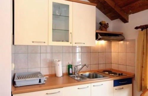 Jezera Apartment | Apartment Dragan - close to the sea & center: A5(3+1) - Jezera, Island Murter, Croatia