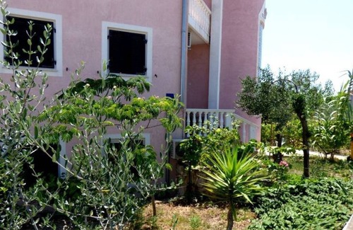 Jezera Apartment | Apartment Dragan - close to the sea & center: A5(3+1) - Jezera, Island Murter, Croatia