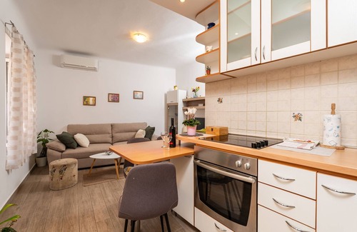 Gruz Apartment | Apartment Family Tokić - One Bedroom Apartment with Terrace