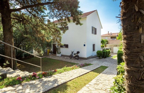 Malinska House | Apartment in Croatia near the Beach