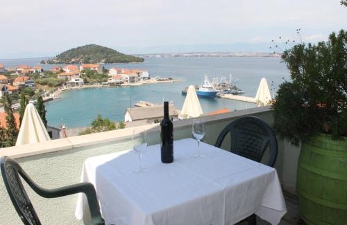 Kali Apartment | Apartment in Kali with sea view, balcony, air conditioning, Wi-Fi (4566-1)