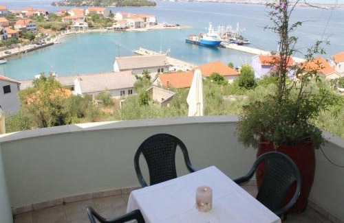 Kali Apartment | Apartment in Kali with Sea View, Balcony, Air Conditioning, Wi-Fi (4566-6)