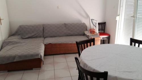 Kustici Apartment | Apartment in Kustici with sea view, balcony, air conditioning, WiFi (3597-1)