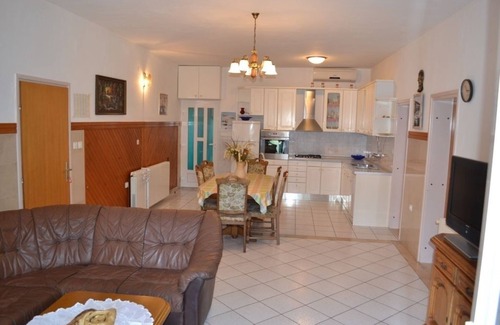 Povlja Apartment | Apartment in Povlja with Seaview, Terrace, Air condition, WIFI (3365-3)