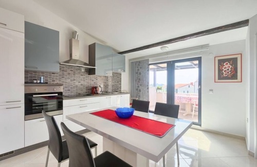 Stinjan Apartment | Apartment in Štinjan with Seaview, Air condition, WIFI, Washing machine (3326-1)