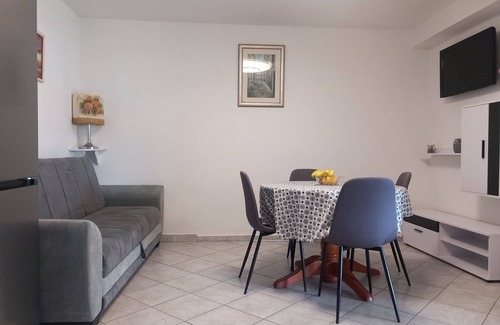 Kuciste Apartment | Apartment Iva (63461-A2) - Kuciste