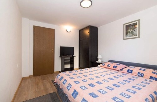 Vis Apartment | Apartment Jakša - close to the sea & free parking: A1(4) - Vis, Island Vis, Croatia